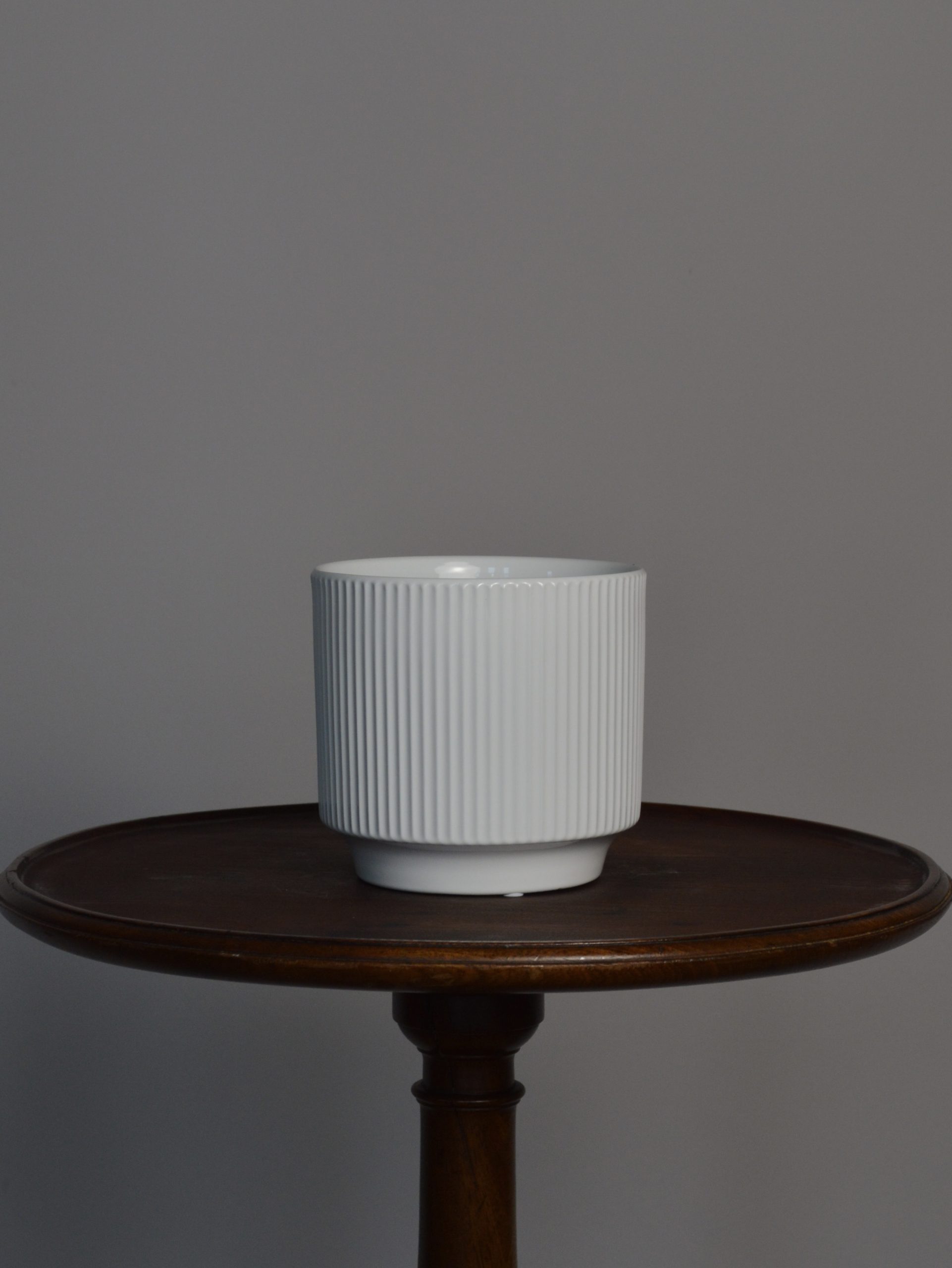 White Minimalist Ceramic Pot - Image 4