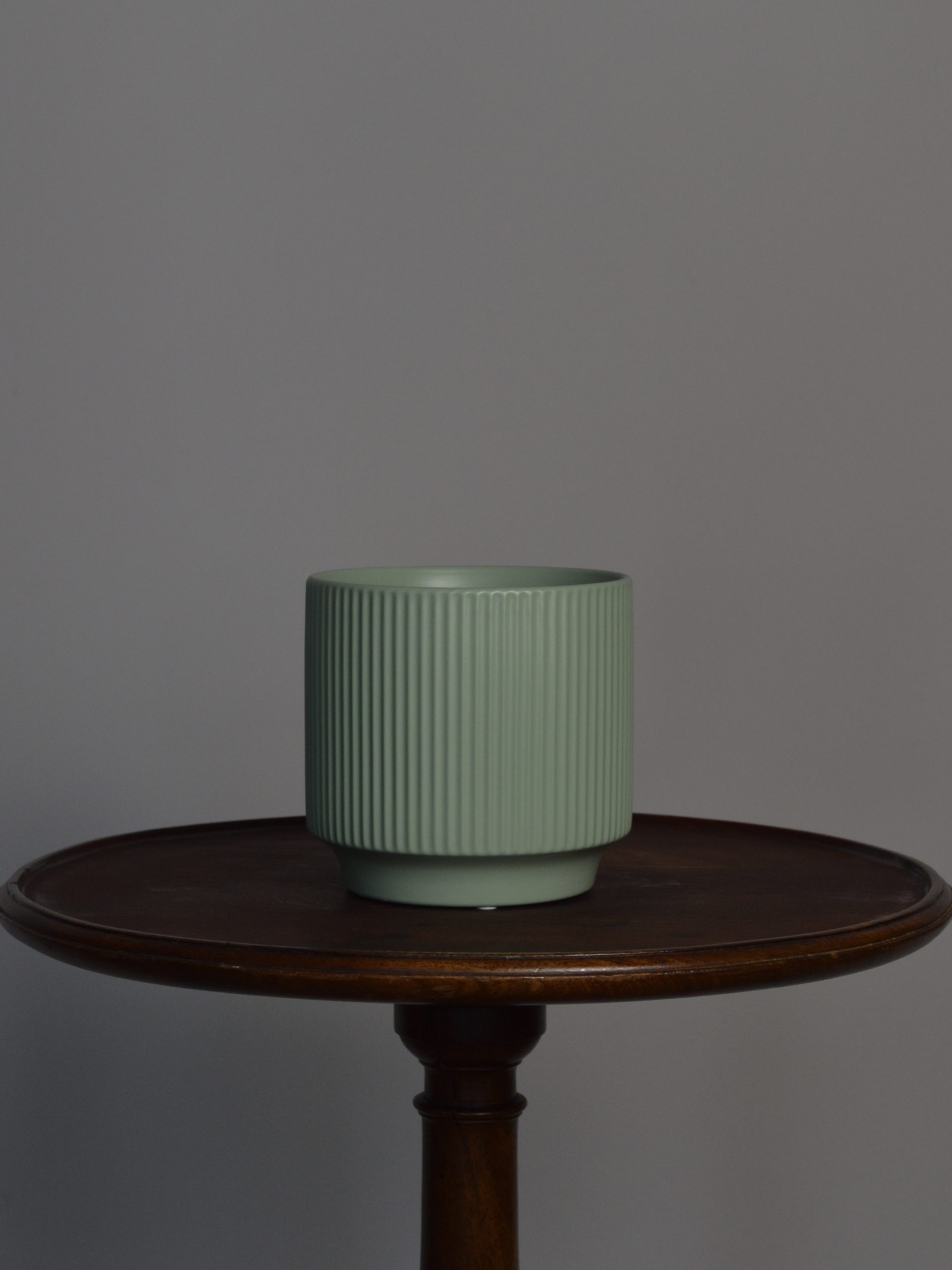 Green Minimalist Ceramic Pot - Image 4