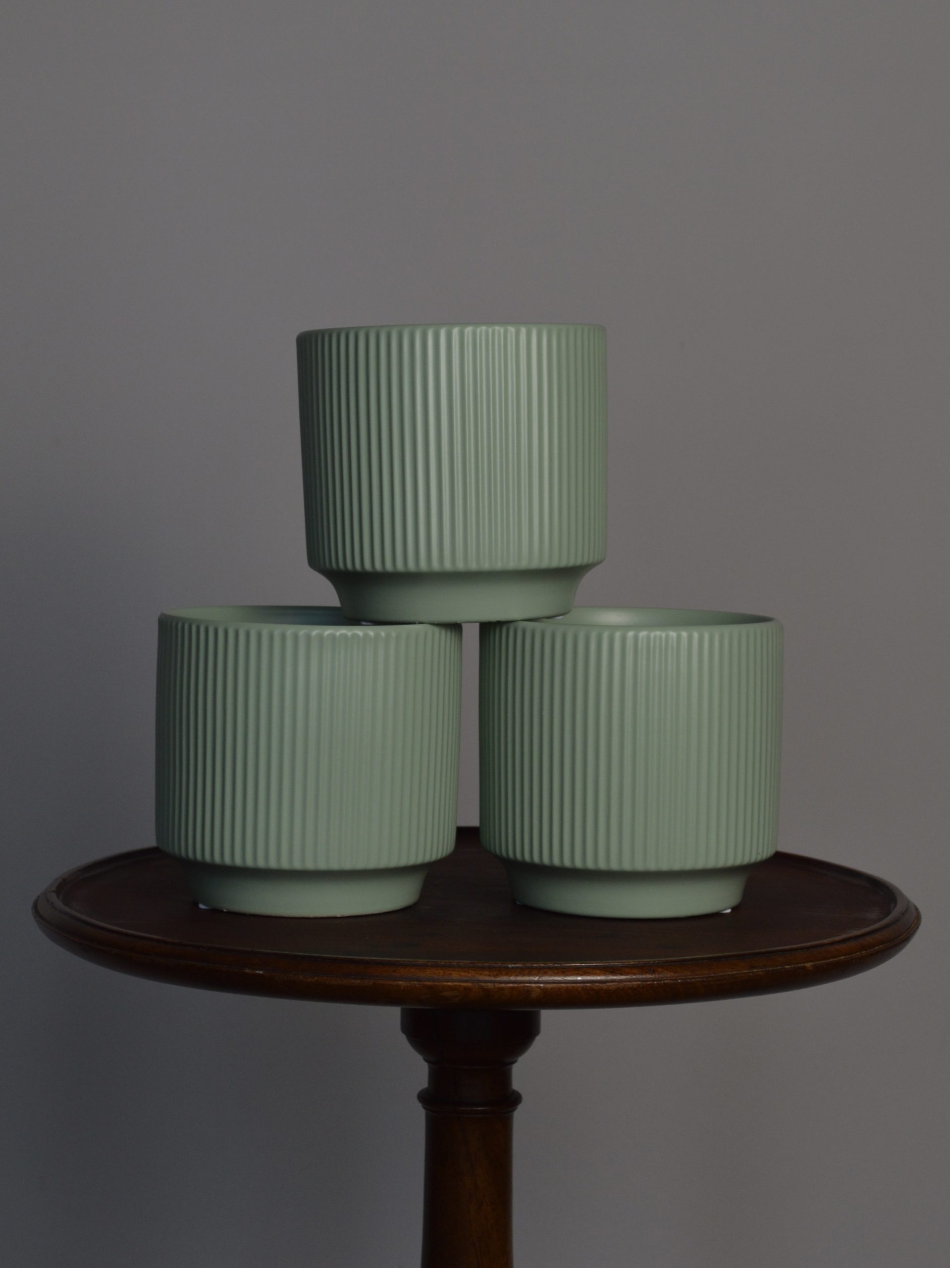 Green Minimalist Ceramic Pot - Image 2